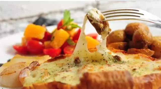 青岛适合情侣约会的美食店,青岛站适合约会的美食