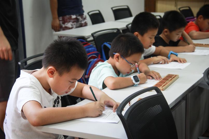 小时候学珠心算的人都怎么样了,到底有没有必要让孩子学珠心算