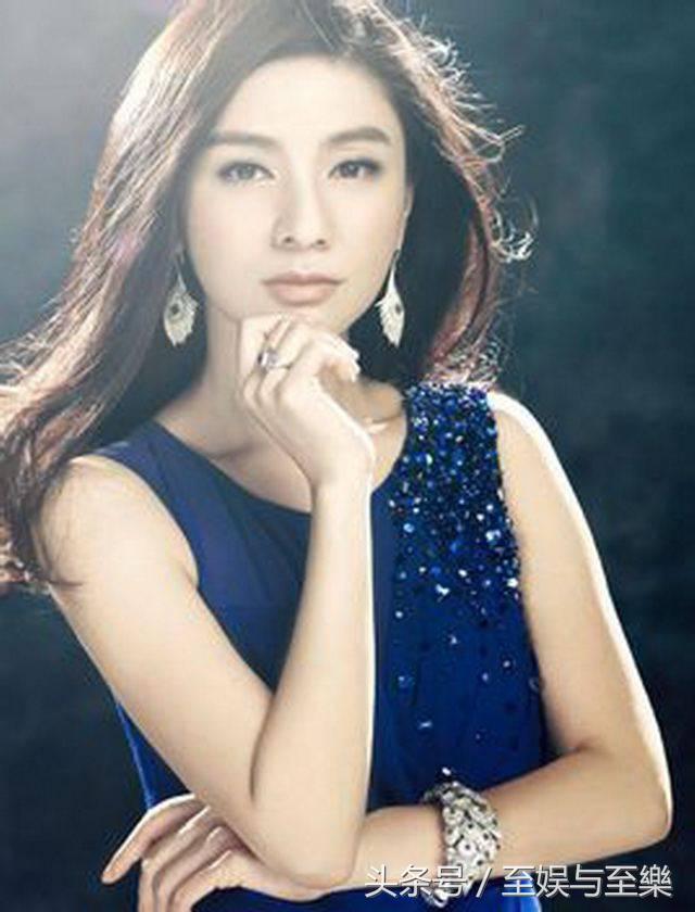 23岁成央视主播,23岁做婚礼主持人