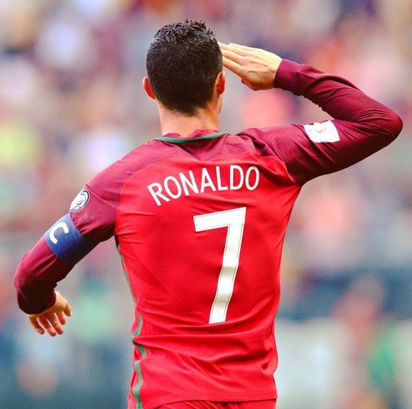 c罗的巅峰期和梅西谁更强,c罗欧洲杯夺冠个人纪录