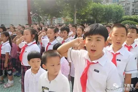 “特殊动车组”开进校园，历下区6万余学子喜迎开学！看到这些照片你心情会变好