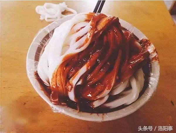 一个老外说一年之内吃遍全中国,一外国小哥声称要吃遍中国