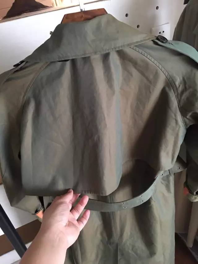 巴宝莉风衣回归现实,5万的巴宝莉风衣