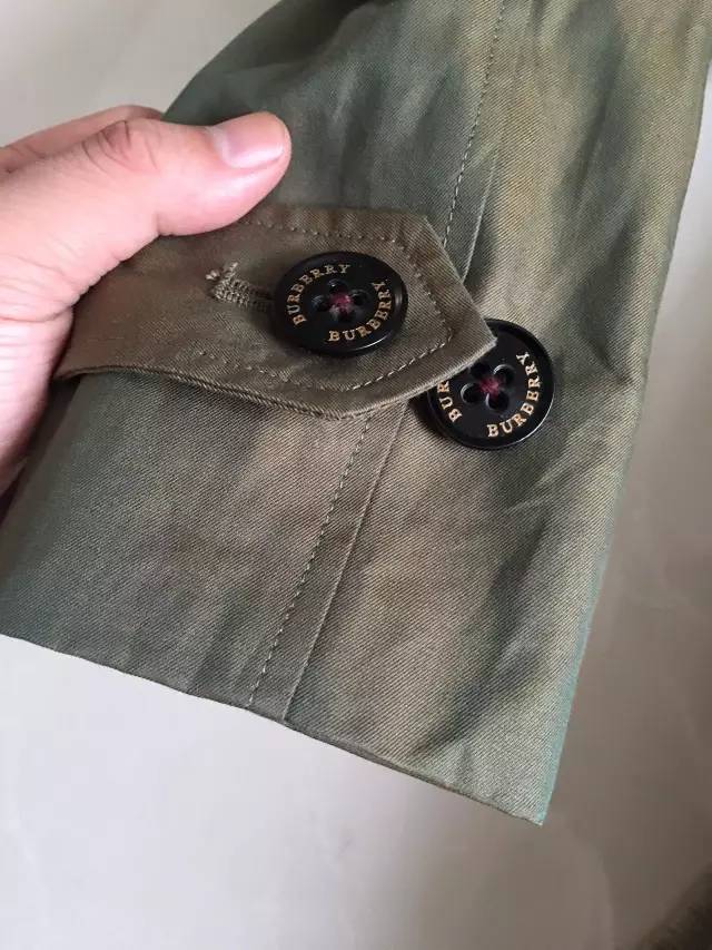 巴宝莉风衣回归现实,5万的巴宝莉风衣