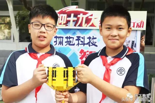 “特殊动车组”开进校园，历下区6万余学子喜迎开学！看到这些照片你心情会变好