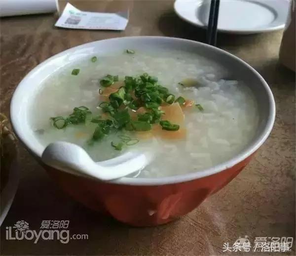 一个老外说一年之内吃遍全中国,一外国小哥声称要吃遍中国