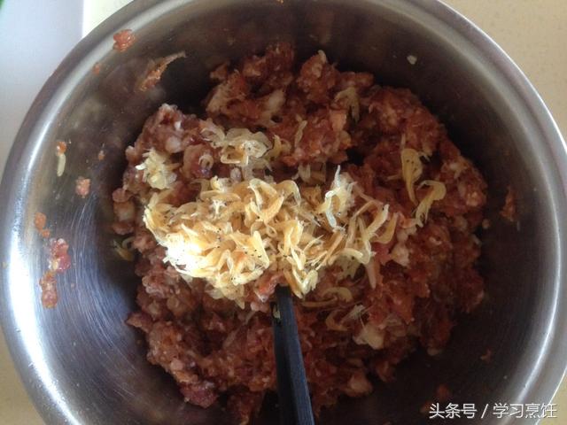 小馄饨怎么包馅又多又好看,上海小馄饨馅做法