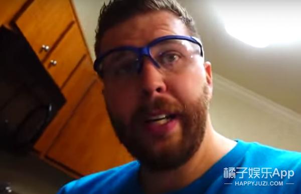 他把iPad放进烤箱：你猜苹果能禁得住“烤”验么？