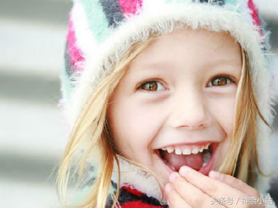 如何抿嘴笑显得自然,抿嘴笑怎么笑才好看