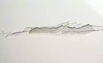 新装修墙裂一道缝怎样修补,新装修好的墙开裂怎么回事