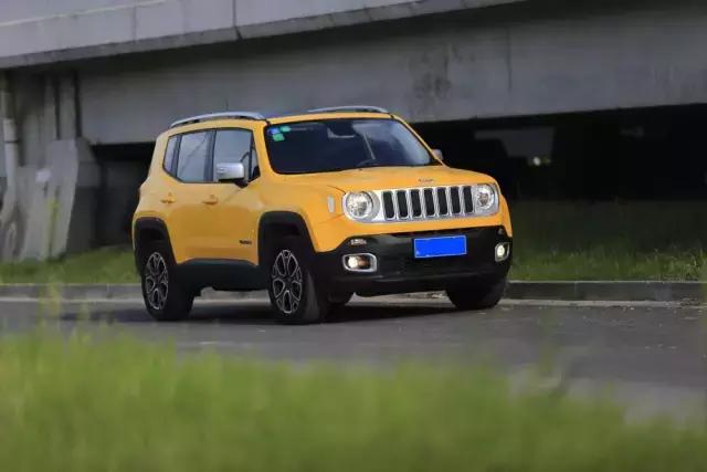 jeep自由侠2.09at油耗,jeep自由侠四驱雪地测评