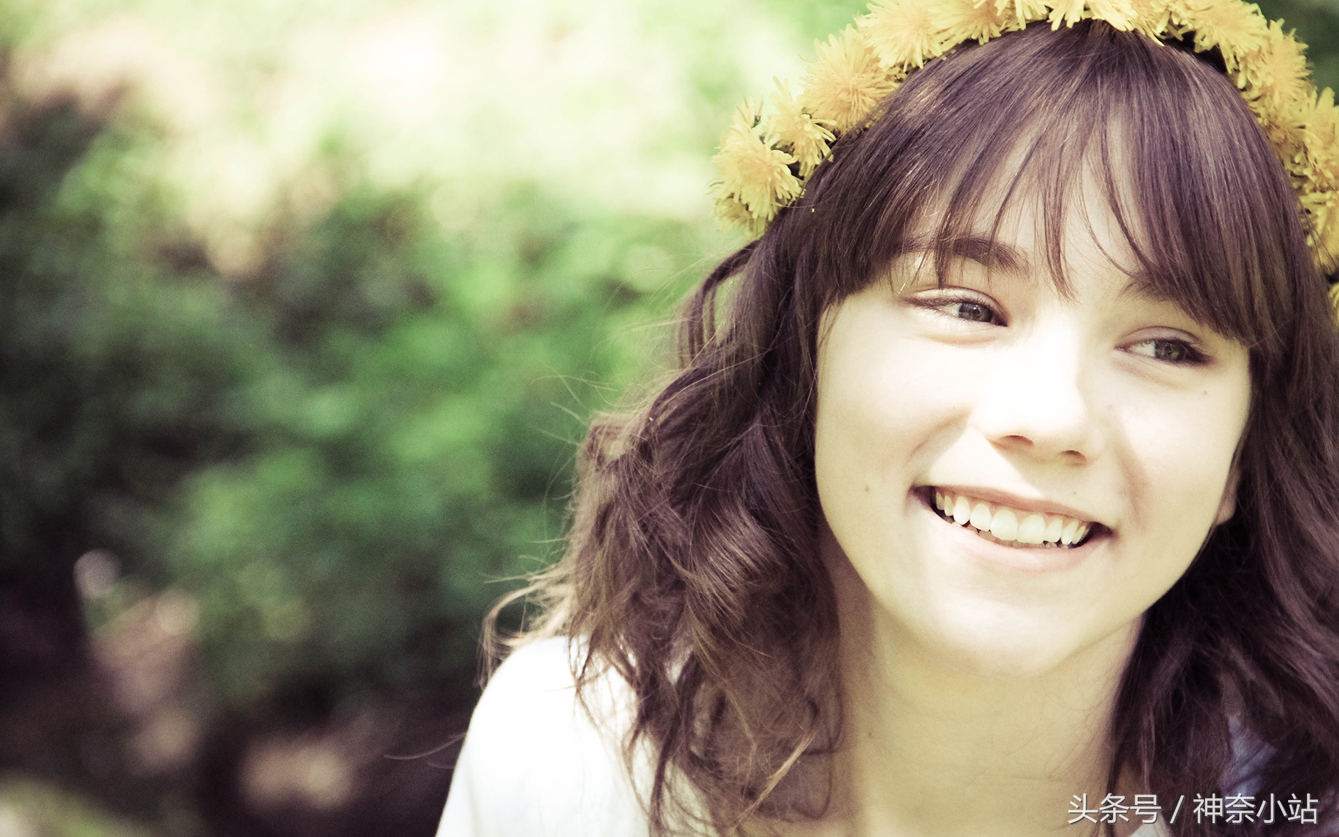 如何抿嘴笑显得自然,抿嘴笑怎么笑才好看