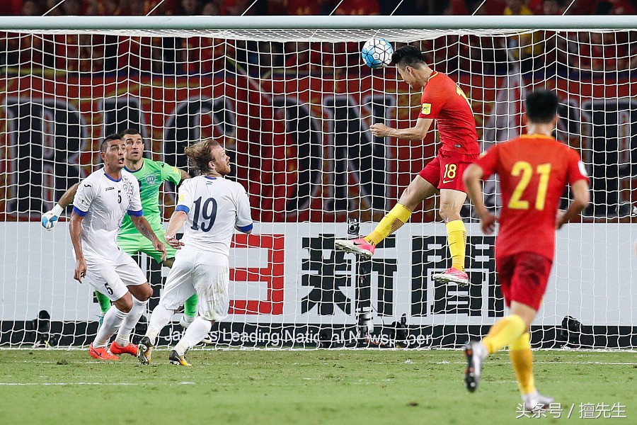 心理战？乌主帅称裁判帮中国队：我们5名球员中毒不是偶然