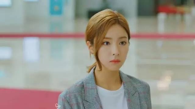 这个秋天是最时尚的单品 (今年秋天最流行的单品)