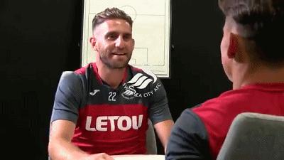 足球场上的各种奇葩操作,什么足球花式动作能秀翻全场