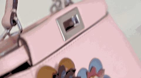 总说要Chanel、LV包包，但你连锁扣怎么打开都不知道！