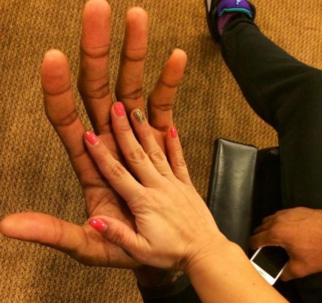 NBA五大奇人，字母哥的手掌如人袁，伊巴卡的身材让人羡慕嫉妒