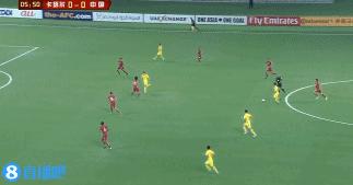 遗憾而光荣！中国队队魂红牌谢幕，这可能是他最后一场国家队比赛