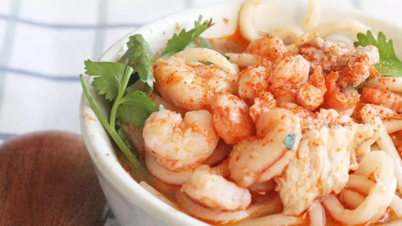 百万厦门人夏天最惦记的一碗面！一锅虾汤熬了20年！