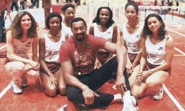 NBA五大奇人，字母哥的手掌如人袁，伊巴卡的身材让人羡慕嫉妒