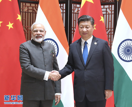 光明早报：习*平近**会见中外记者；国足憾别2018世界杯