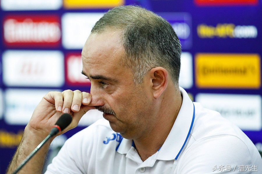 心理战？乌主帅称裁判帮中国队：我们5名球员中毒不是偶然