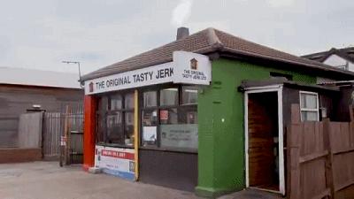 足球场上的各种奇葩操作,什么足球花式动作能秀翻全场