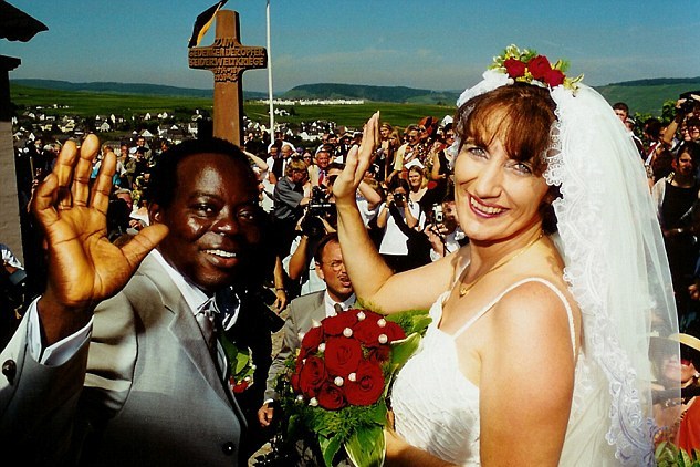 这个汽修工的真实身份是……｜英语每日学