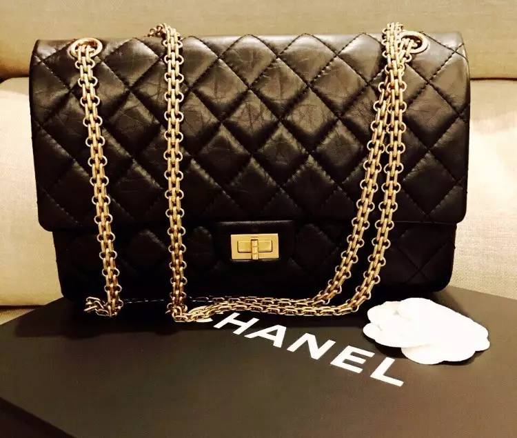 总说要Chanel、LV包包，但你连锁扣怎么打开都不知道！