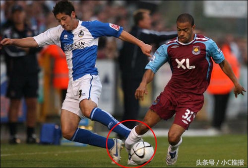 足球场上十大惨烈瞬间,足球场受伤瞬间图片