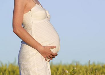 孕妈在怀孕期间不关注饮食，上厕所时竟然出现了血便