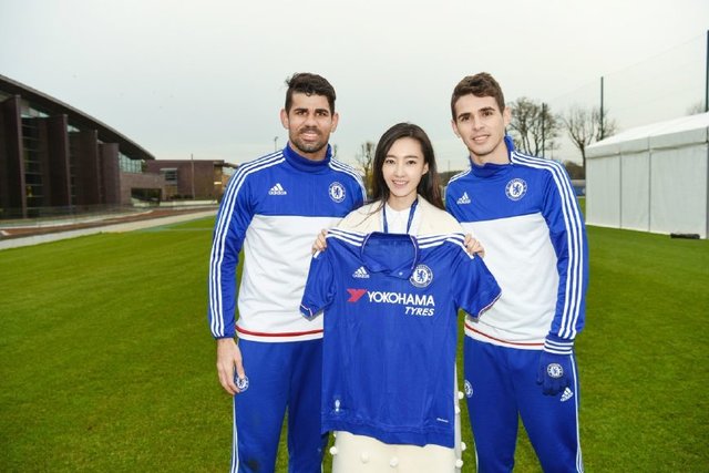 最痴迷足球的女星对比,2018年世界杯决赛的女明星