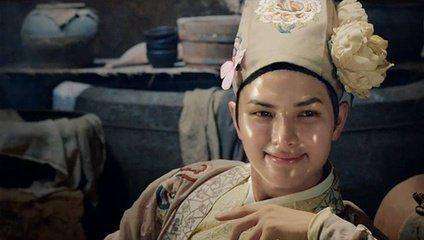 粉刺针弄完痘痘变得很大,粉刺针用了长痘