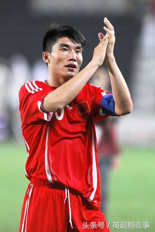 遗憾而光荣！中国队队魂红牌谢幕，这可能是他最后一场国家队比赛