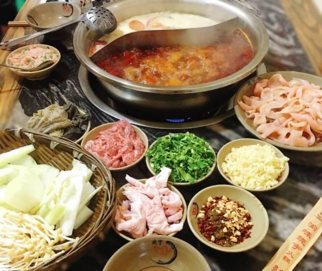 重庆渝中区十大必吃饭店,重庆不能错过的三家火锅店