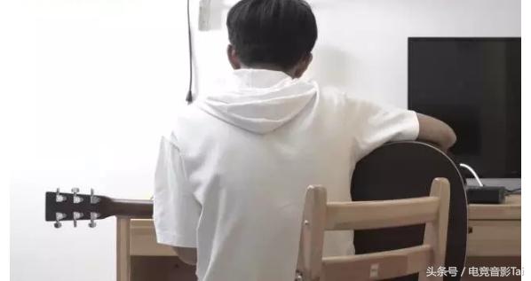 他无人问津却坚持理想，最终在选秀节目中大放异彩