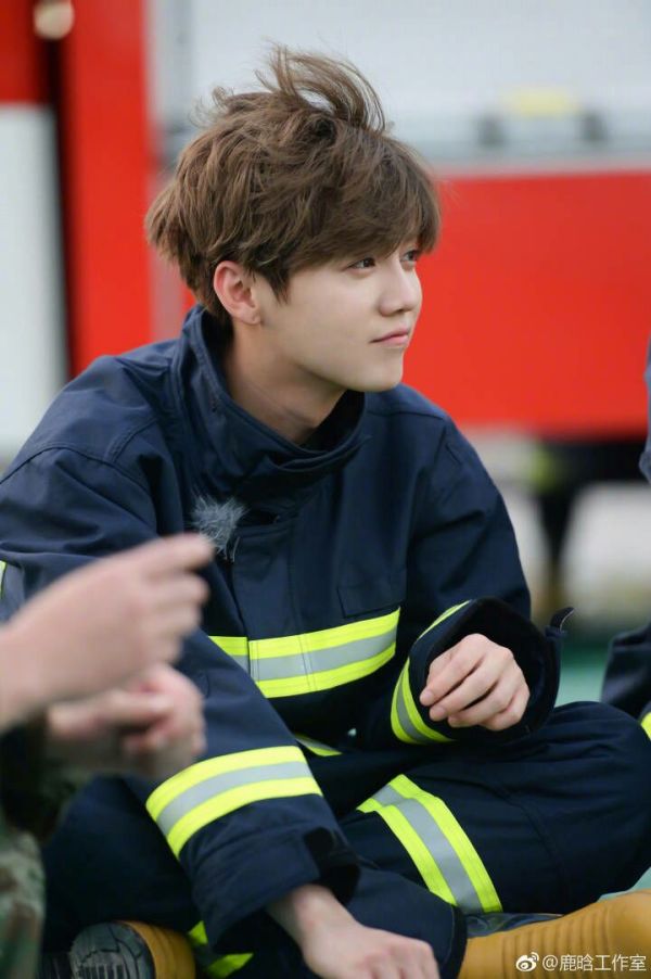 鹿晗有哪些帅气的照片,鹿晗最新惊艳的图片