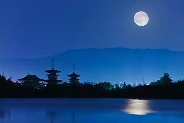 人生最大的乐趣是自己喜欢的工作,人生的最大乐趣无非就是吃喝玩乐