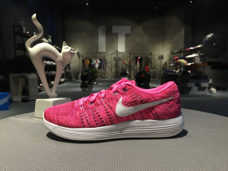 nike登月跑鞋适合跑步吗,nike登月鞋适合夏天穿吗