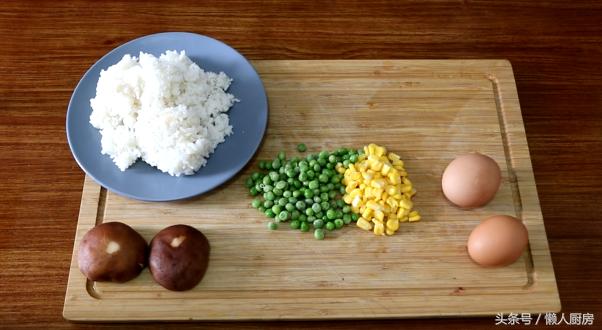 自制蛋包饭一人吃一个管饱,自制蛋包饭100%成功