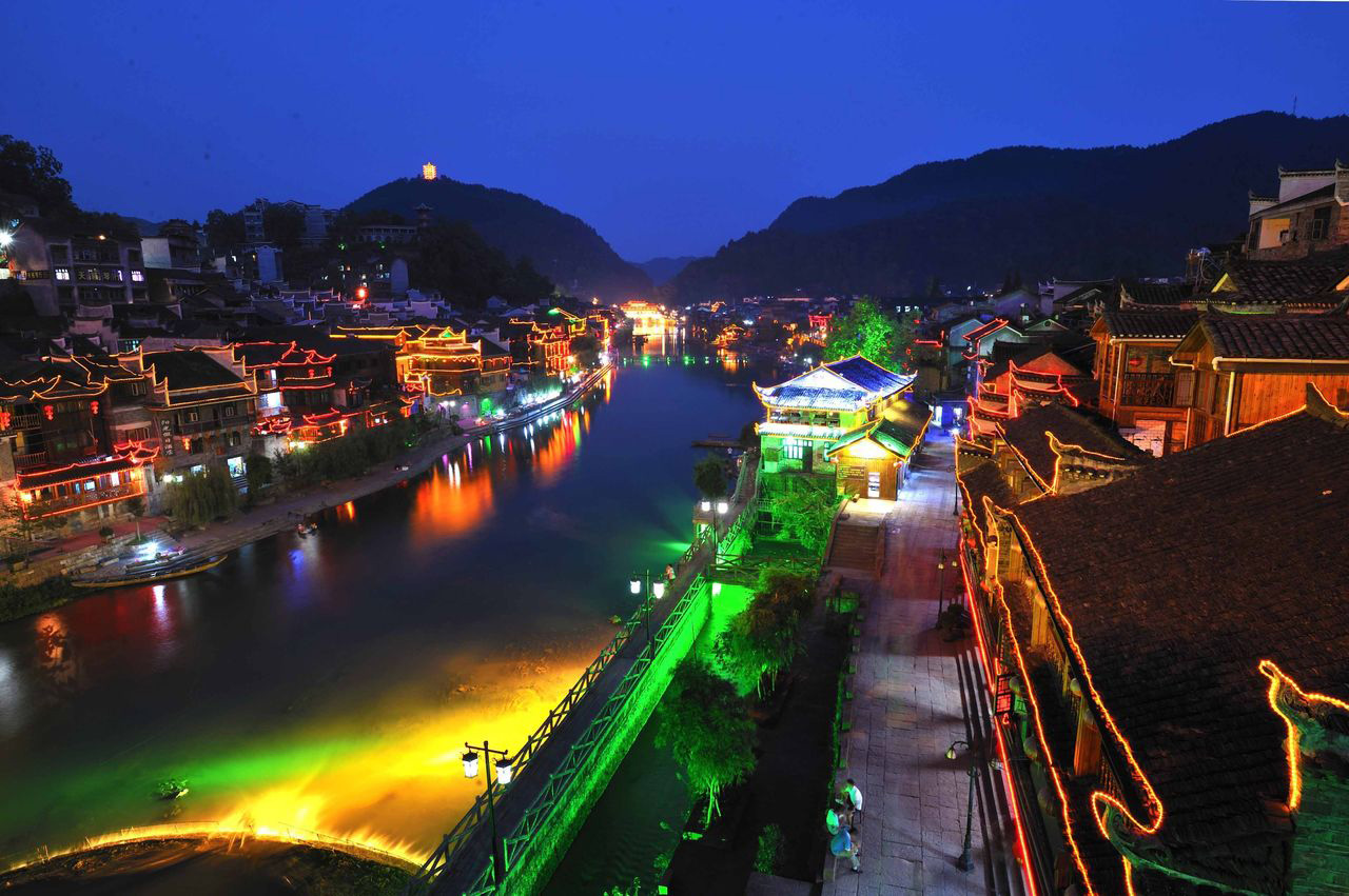 凤凰古城韶山张家界五日自驾游,张家界衡山凤凰古城五日游