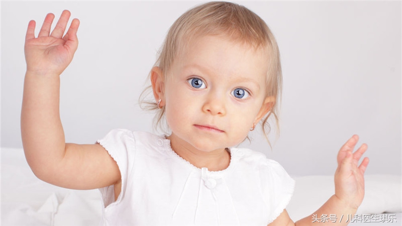 宝宝打喷嚏和过敏性鼻炎有关系吗,宝宝鼻炎流鼻涕咳嗽浓痰