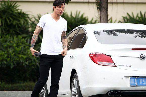 中国足球队赵明剑,500万元法拉利