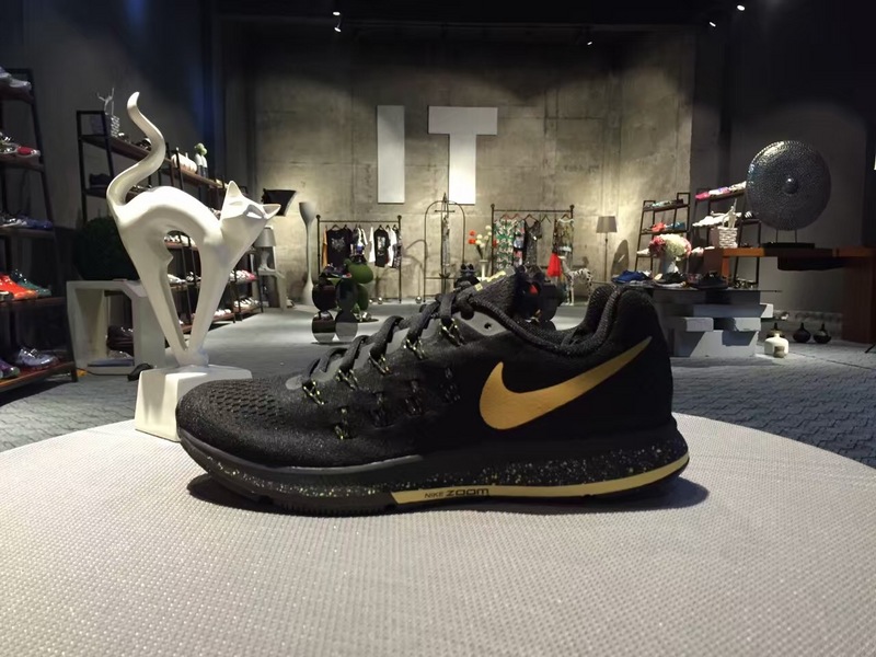 nike登月跑鞋适合跑步吗,nike登月鞋适合夏天穿吗