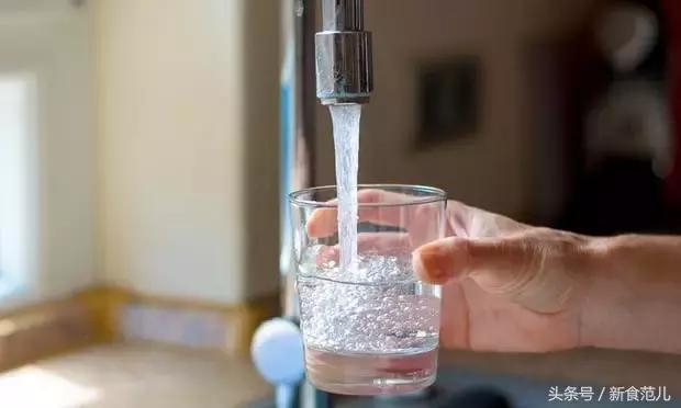 等了80年，巧克力界终于推出“粉红”新番｜一周食报