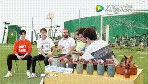 何炅与吴昕早期节目,何炅李湘离开快乐大本营
