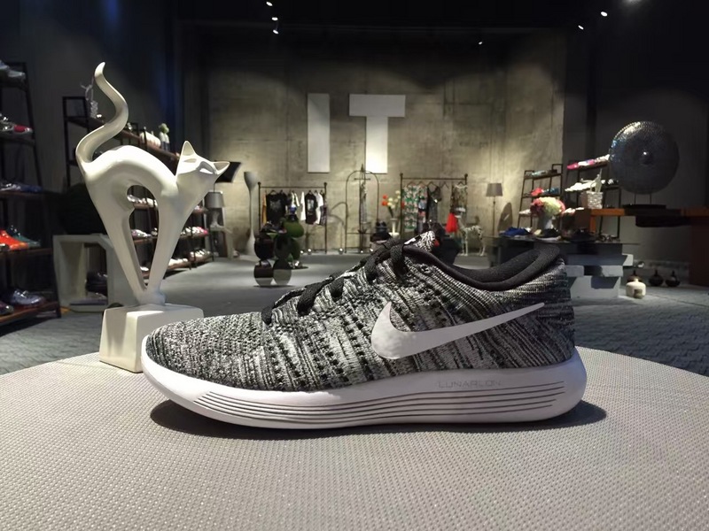 nike登月跑鞋适合跑步吗,nike登月鞋适合夏天穿吗