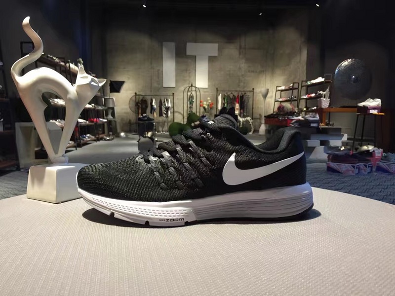 nike登月跑鞋适合跑步吗,nike登月鞋适合夏天穿吗