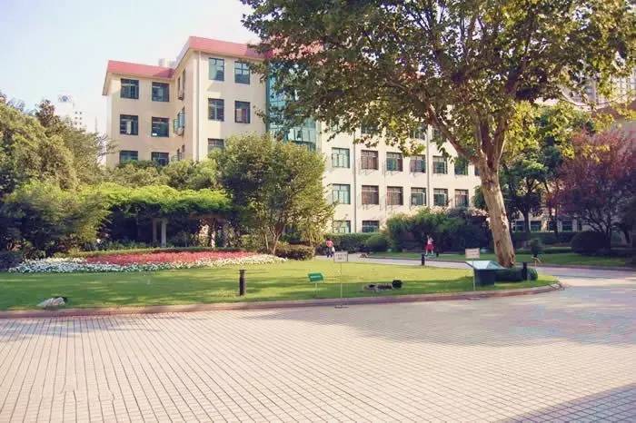 上海被称为模范的学校你知道几所,多所高校被通报批评