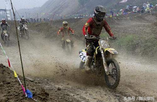 摩托车下雨就熄火怎么回事视频,弯梁摩托车洗车后要熄火
